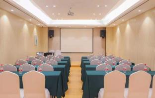 kyriad marvelous hotel yangshuo west street