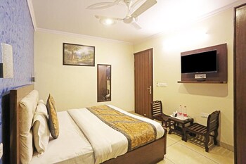 airport hotel red stone near igi airport delhi