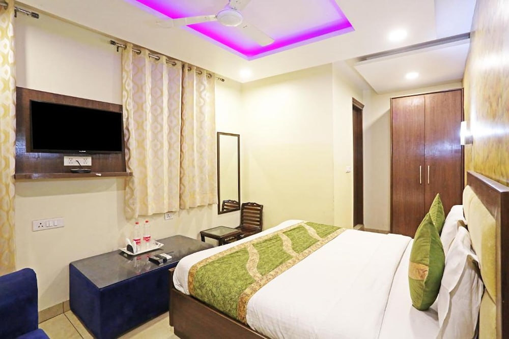 airport hotel red stone near igi airport delhi