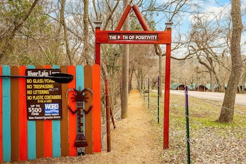 white buffalo 7 tipis on the guadalupe