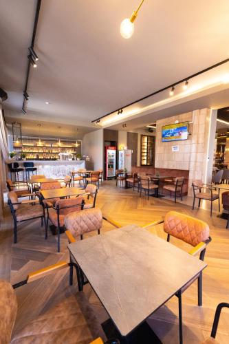 donantelo hotel vlore