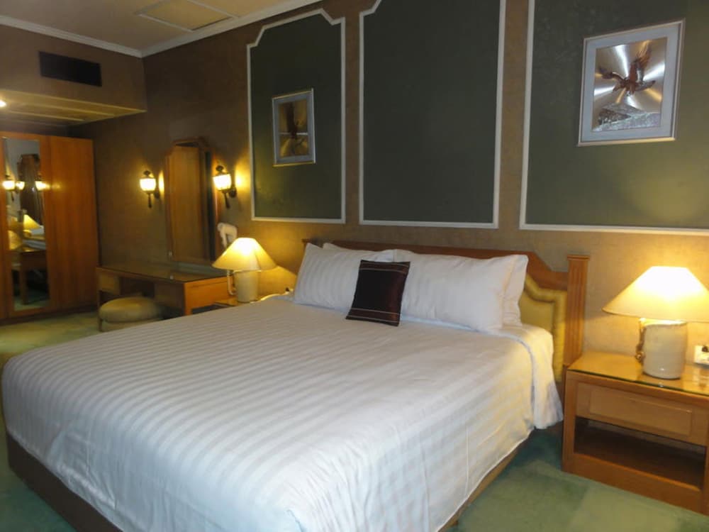 regents park hotel