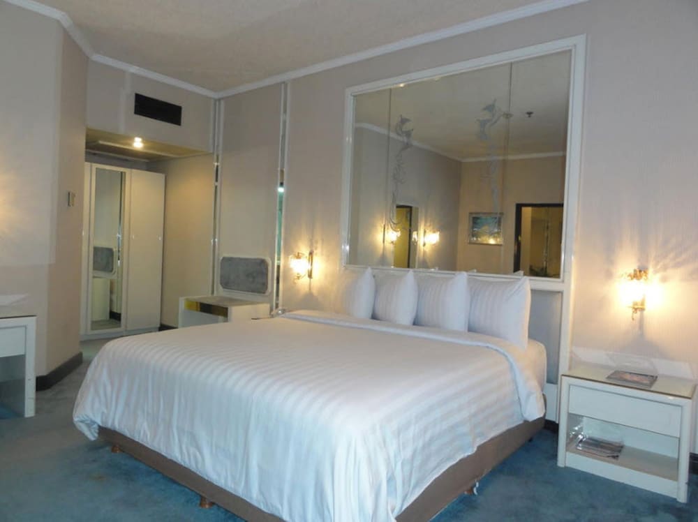regents park hotel