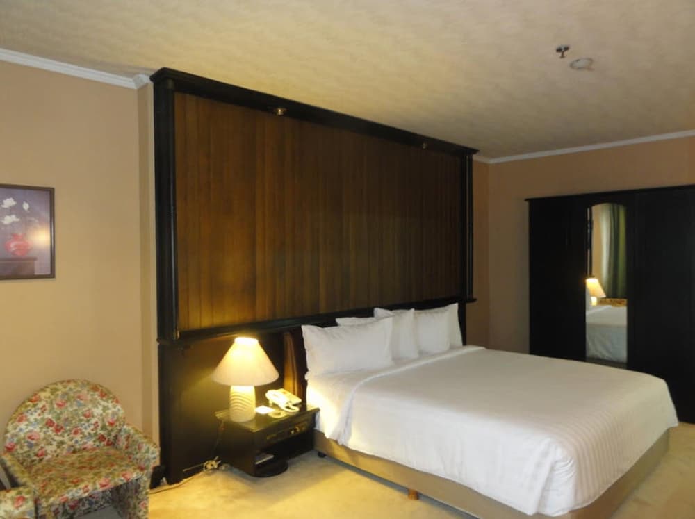 regents park hotel