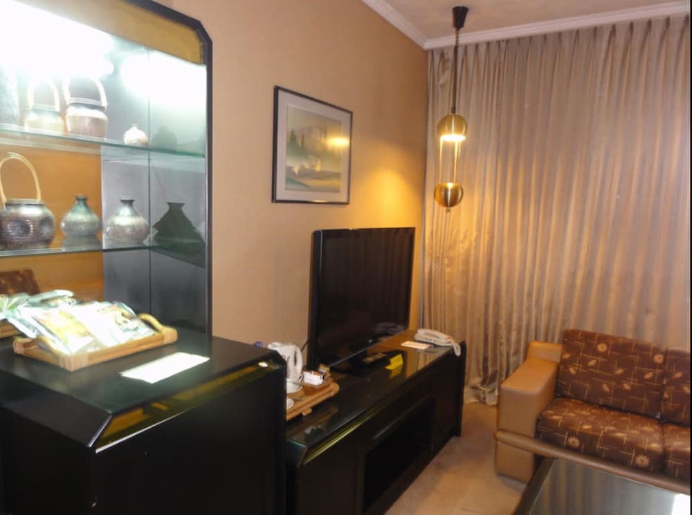 regents park hotel