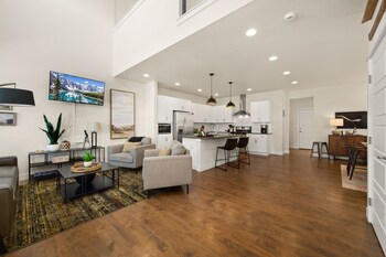 the colorado house in old town brewery district