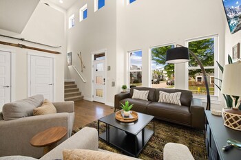 the colorado house in old town brewery district