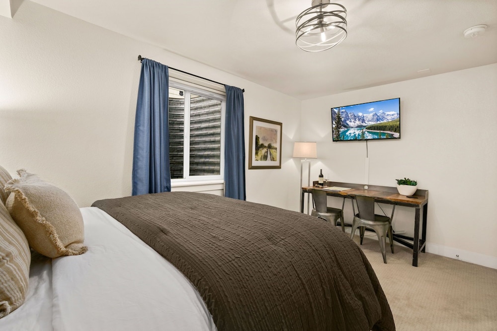 the colorado house in old town brewery district