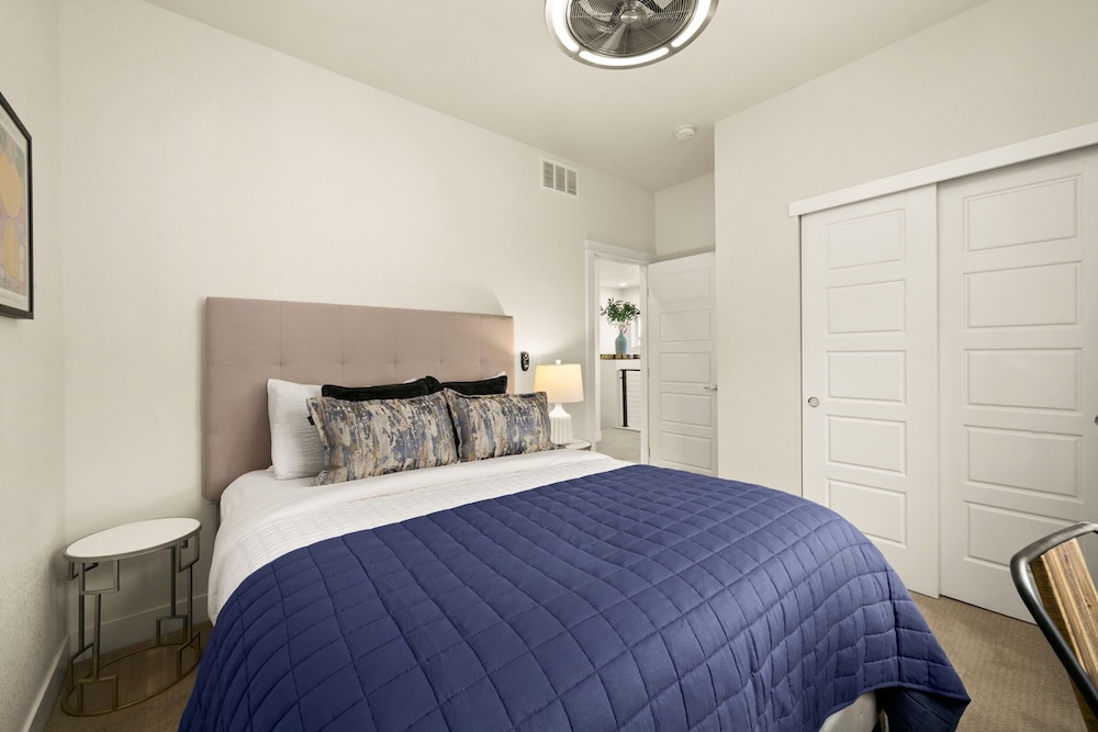 the colorado house in old town brewery district