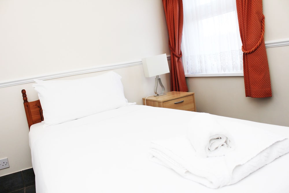 brentwood guest house