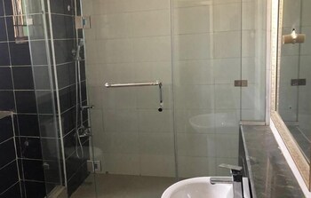 vichi gates hotel and suites