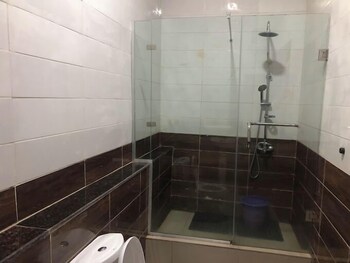 vichi gates hotel and suites