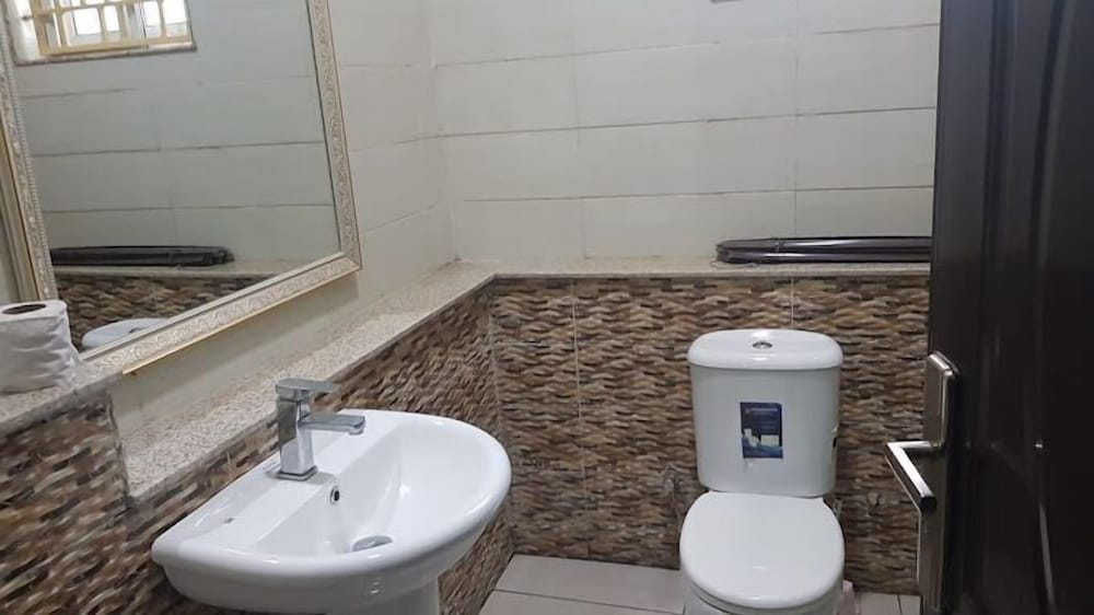 vichi gates hotel and suites