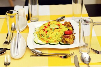 vichi gates hotel and suites