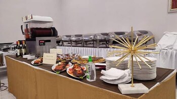 vichi gates hotel and suites