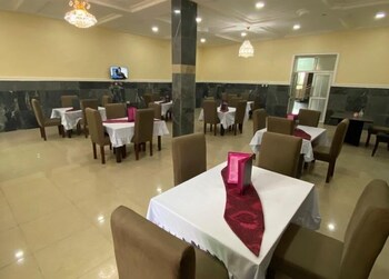 vichi gates hotel and suites