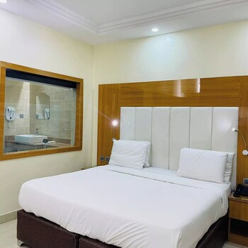 vichi gates hotel and suites