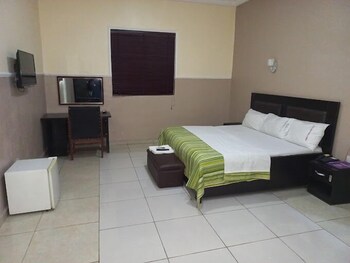 vichi gates hotel and suites