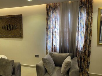 vichi gates hotel and suites