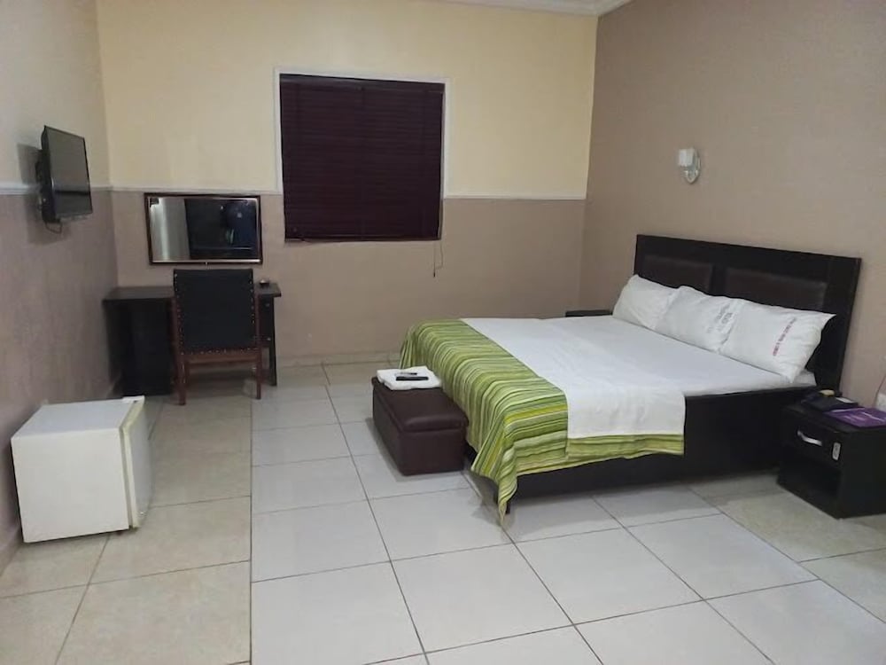 vichi gates hotel and suites