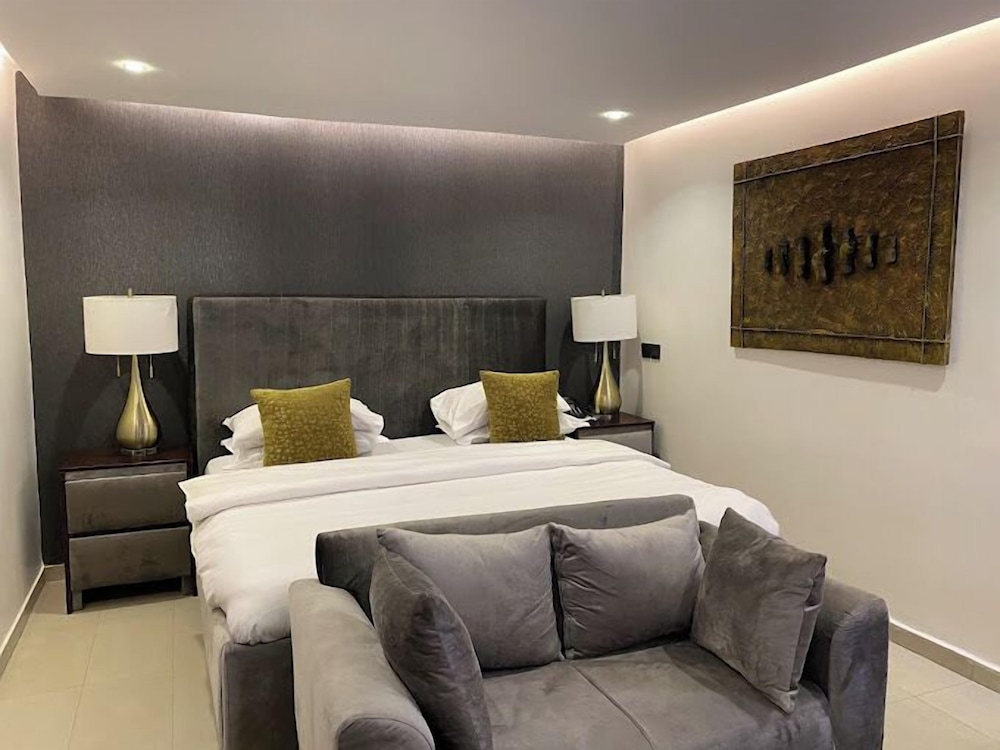 vichi gates hotel and suites