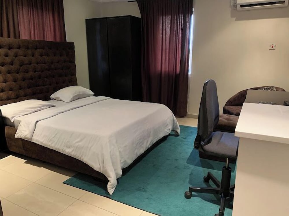 vichi gates hotel and suites