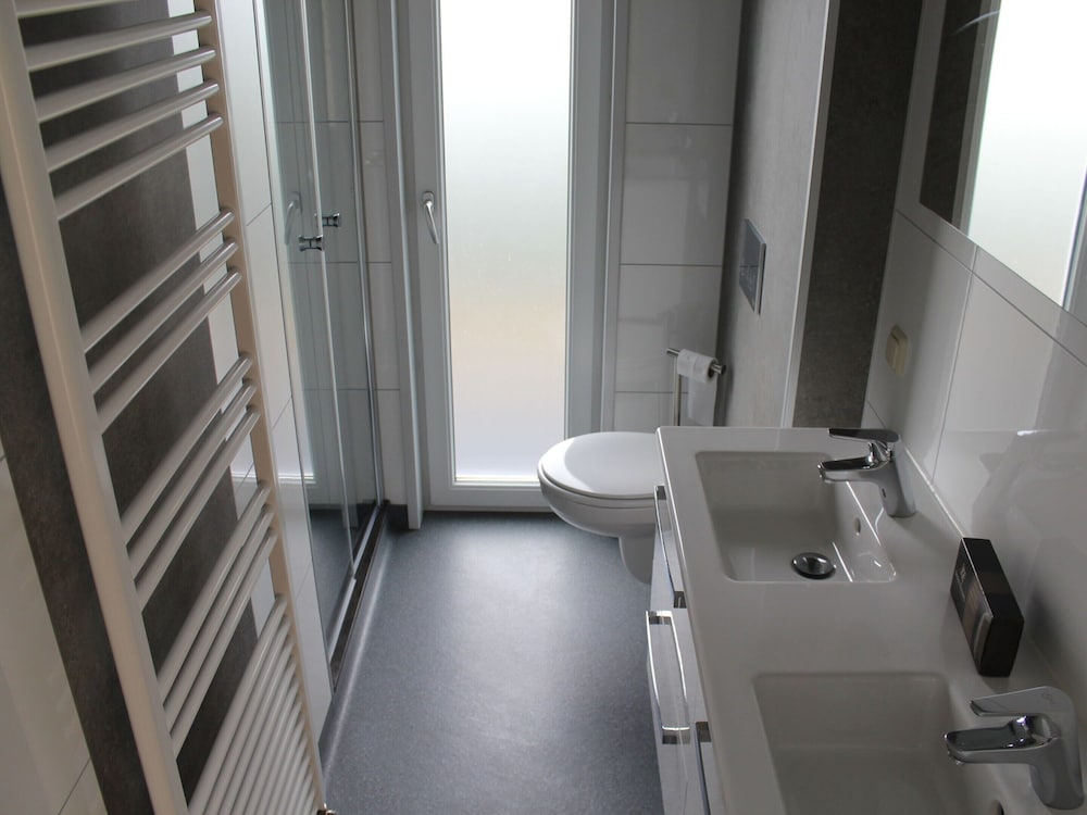 nice chalet with a dishwasher on the bemelerberg