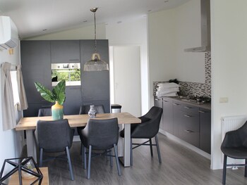 nice chalet with a dishwasher on the bemelerberg