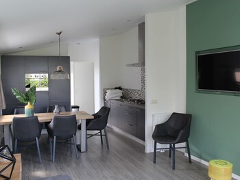 nice chalet with a dishwasher on the bemelerberg