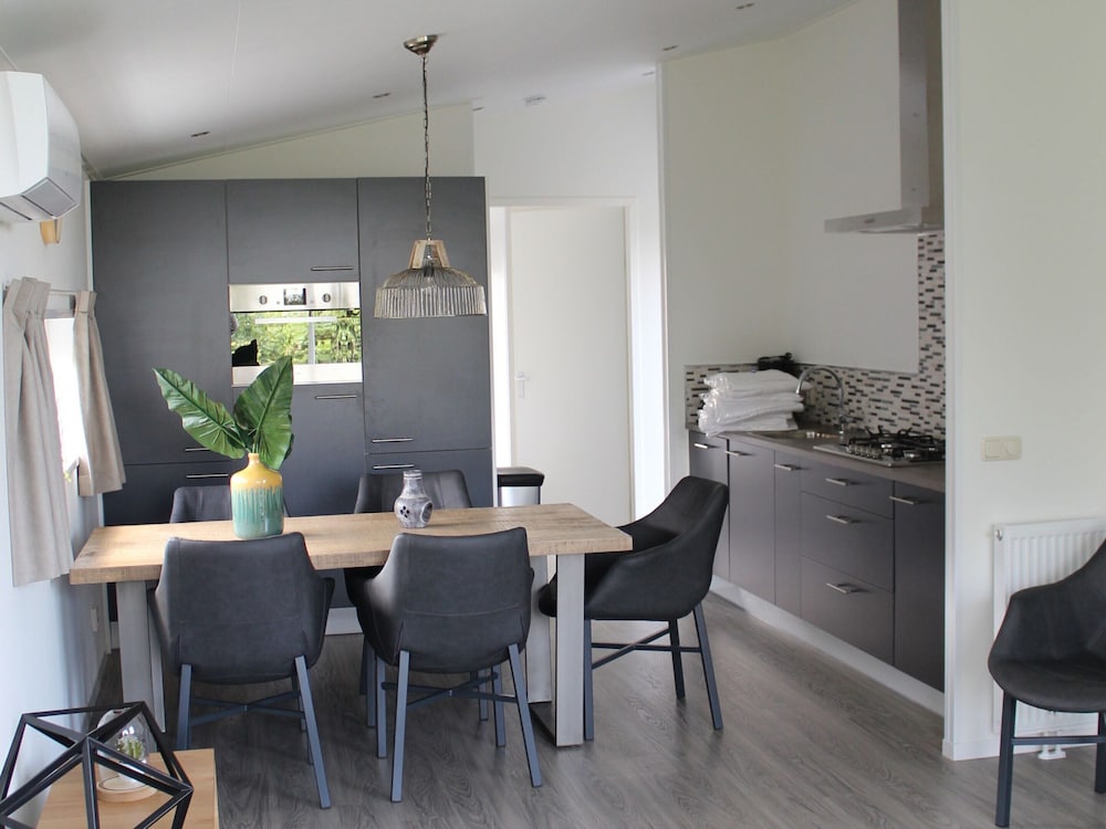 nice chalet with a dishwasher on the bemelerberg