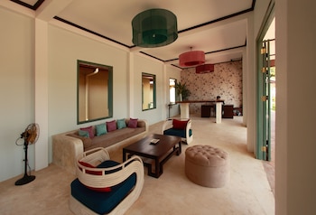 the apsara rive droite