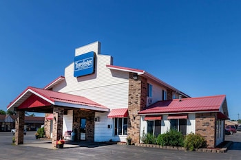 Travelodge By Wyndham Escanaba,Escanaba>>Bark River,2 star