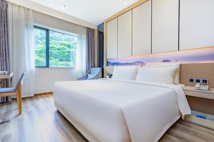 atour hotel xiamen binbei government