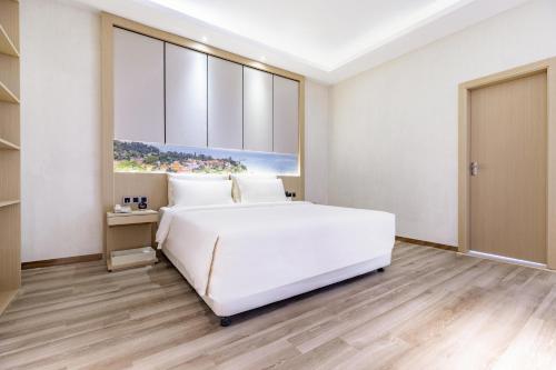 atour hotel xiamen binbei government