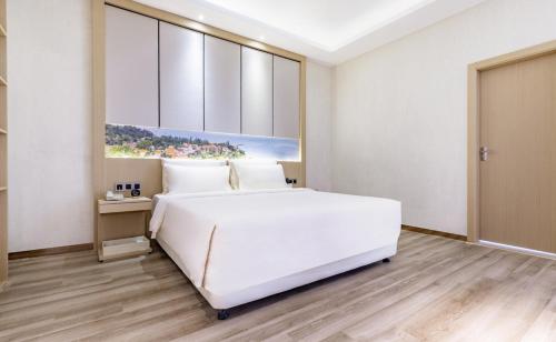 atour hotel xiamen binbei government