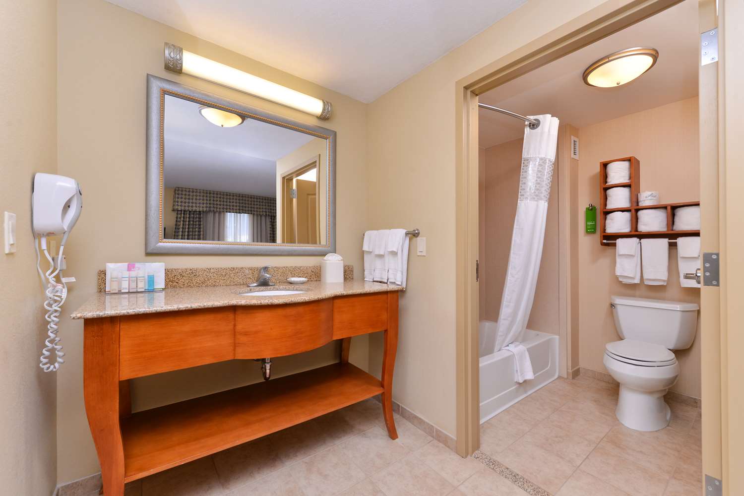 hampton inn evanston