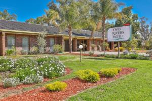 Two Rivers Motel,Near Wentworth Pioneer Museum,4 star