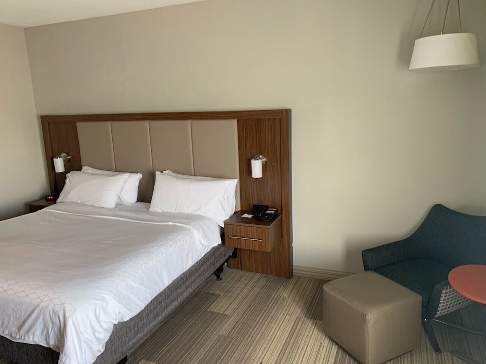 holiday inn express and suites evansville north by ihg
