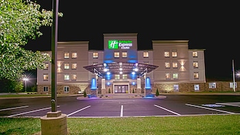 holiday inn express and suites evansville north by ihg