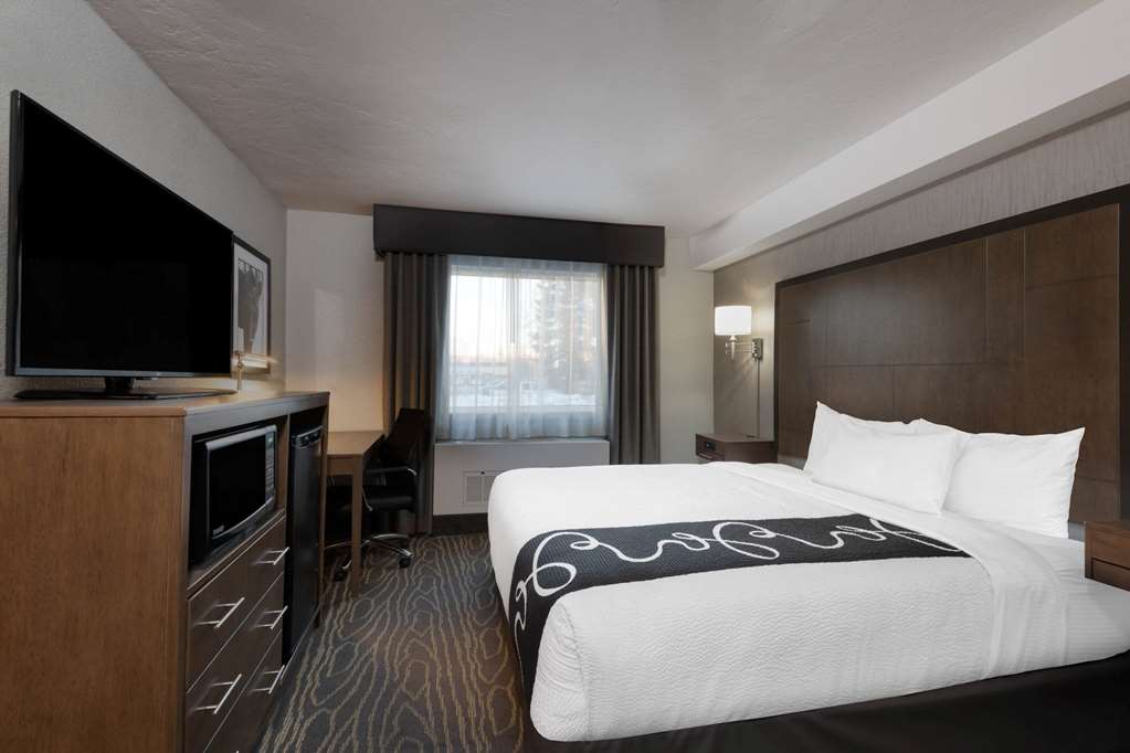 la quinta inn and suites by wyndham anchorage airport