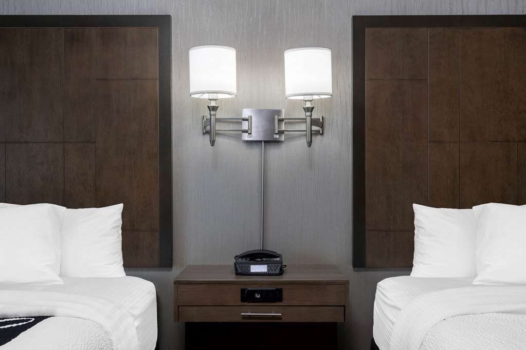 la quinta inn and suites by wyndham anchorage airport