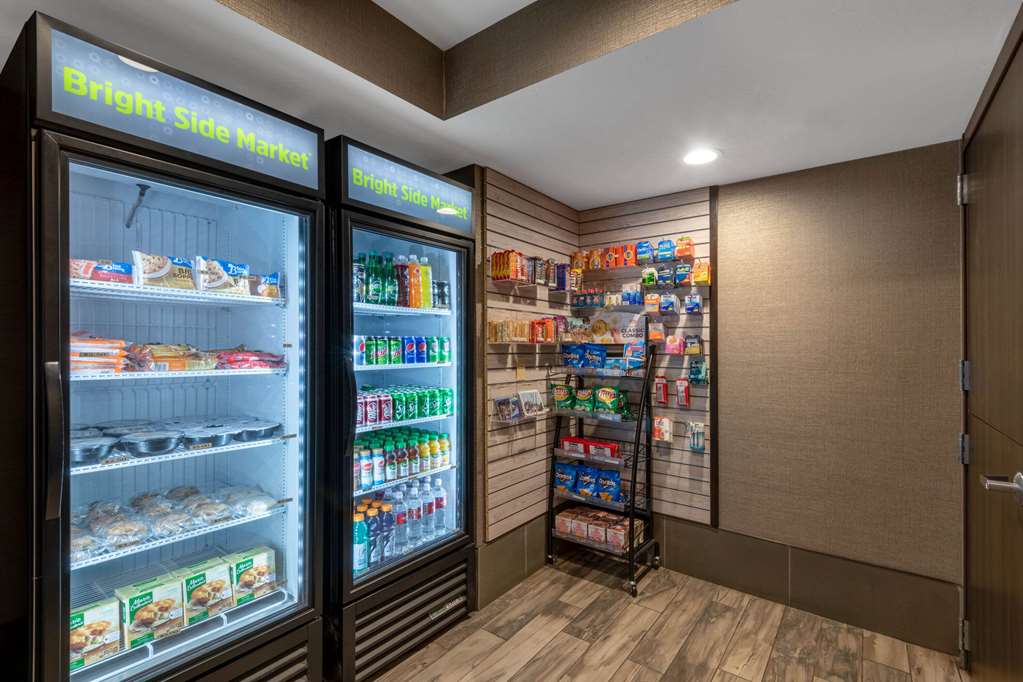 la quinta inn and suites by wyndham anchorage airport