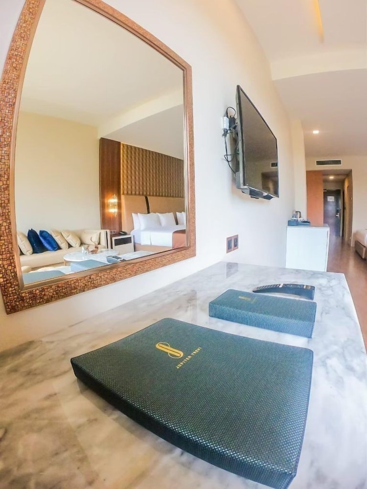 jupiter trevi resort and spa