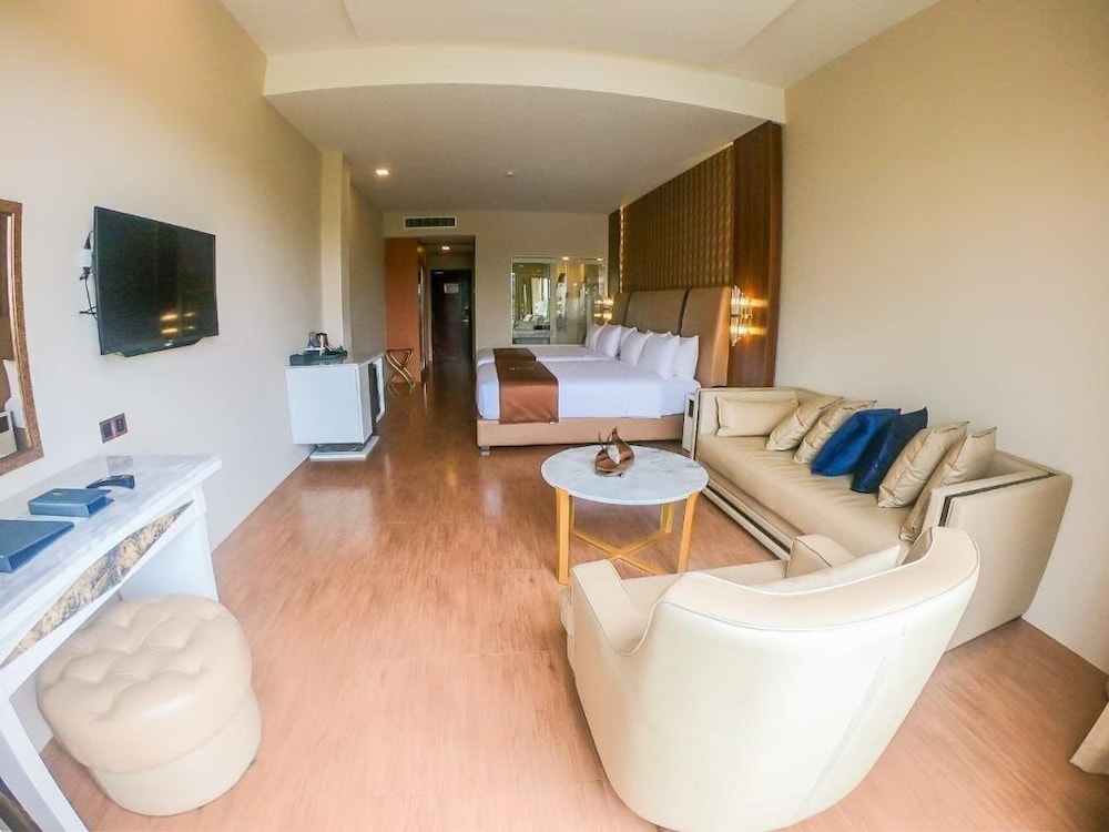 jupiter trevi resort and spa