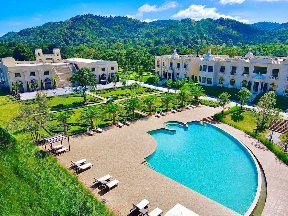 jupiter trevi resort and spa