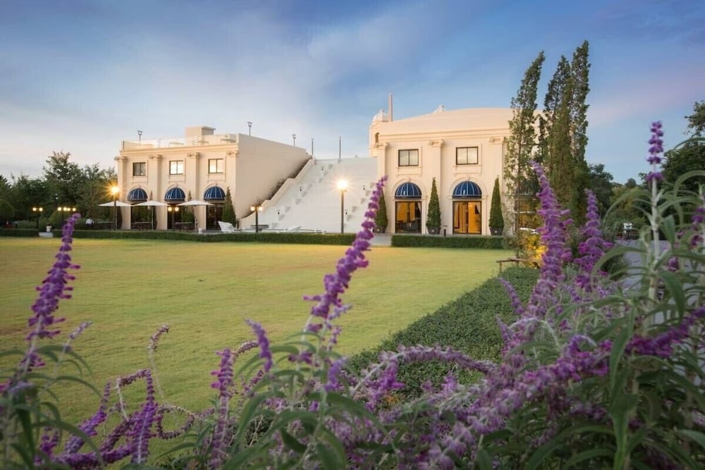 jupiter trevi resort and spa