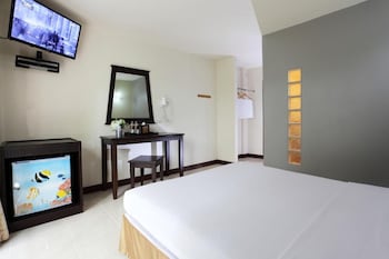 rambuttri village inn and plaza