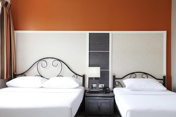 rambuttri village inn and plaza