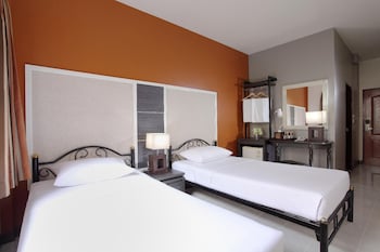 rambuttri village inn and plaza
