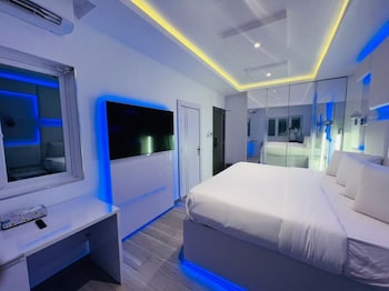 dreams by dv8 hotel